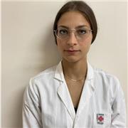 Docente di Biologia impartisce lezioni di materie scientifiche sia a studenti liceali che universitari